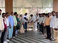 विद्याचरण शुक्ल की पुण्यतिथि पर कांग्रेसजनों ने अर्पित की श्रद्धांजलि, जनसेवा को बताया प्रेरणास्रोत