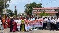 स्वीकृत सड़कों के निर्माण में देरी पर फूटा जनआक्रोश, कांग्रेस ने एसडीएम कार्यालय का किया घेराव