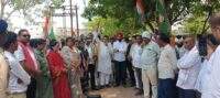 बिजली दर वृद्धि और स्मार्ट मीटर के विरोध में कांग्रेस का विद्युत विभाग घेराव, मुख्यमंत्री का पुतला दहन