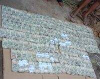 खैर लकड़ी के अवैध परिवहन और फर्जी NOC मामले में बड़ी कार्रवाई, आरोपी के घर से 81 लाख रुपये नकद जब्त