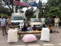 महासमुंद पुलिस ने 88 किलो गांजा के साथ महाराष्ट्र के 6 अंतरराज्यीय तस्कर को किया गिरफ्तार, 53.73 लाख की संपत्ति जब्त,ओडिशा के बरगढ़ जिले से गांजा लाकर महाराष्ट्र में खपाने की थी तैयारी, पायलेटिंग कर रही स्विफ्ट डिजायर कार भी जब्त
